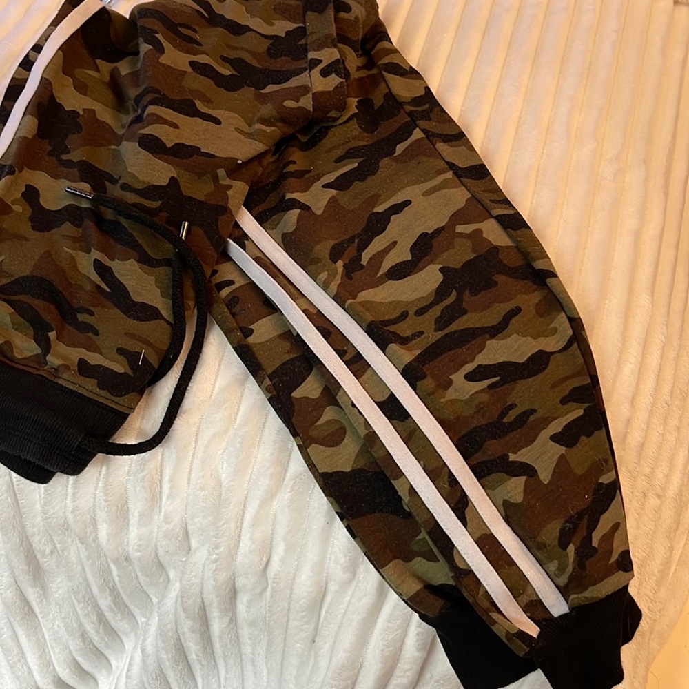 CAMO JOGGERS